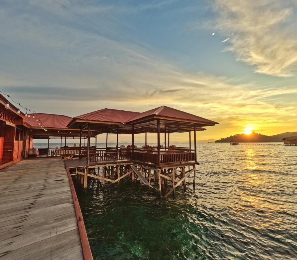 Coriana Dive Resort Waisai Luaran gambar